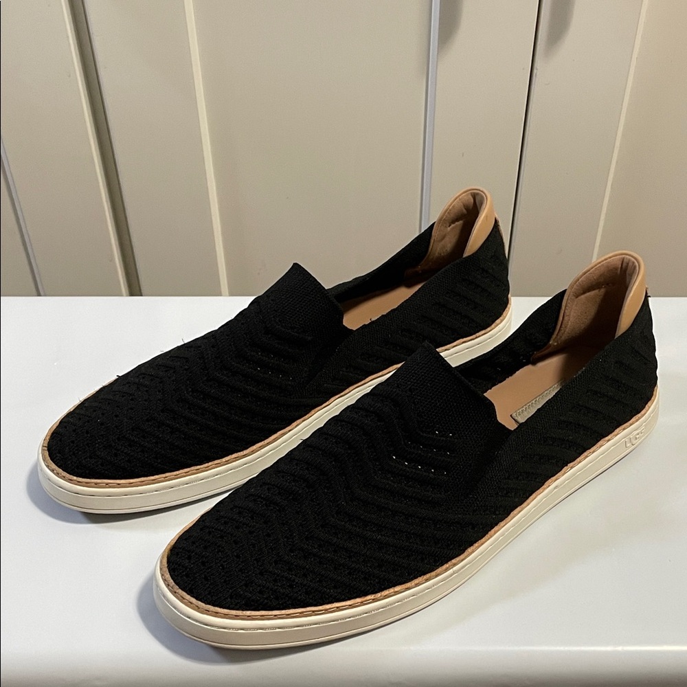 UGG Sammy Chevron Slip-On Sneakers Knit Black Size 11 Casual Comfort Lightweight - Picture 3 of 7